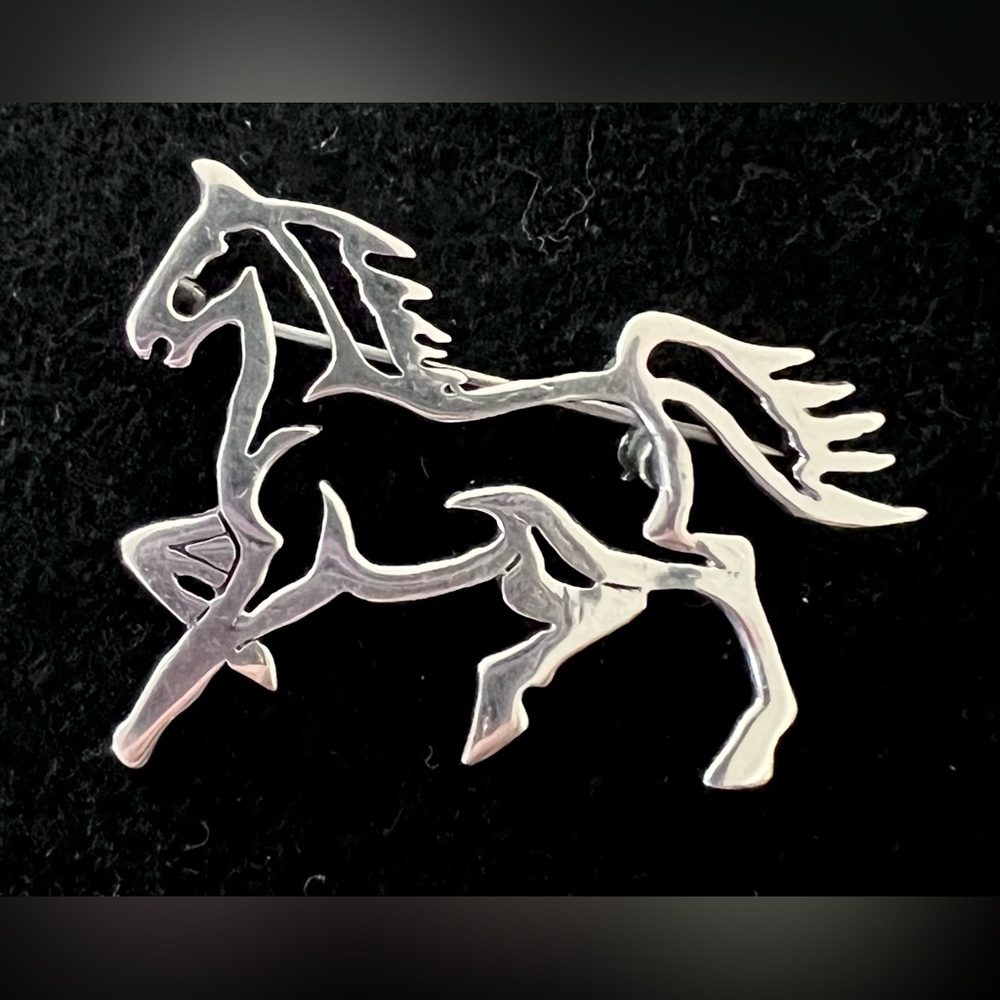 BROOCH VINTAGE Sterling Silver Galloping Horse
Stamped STERLING